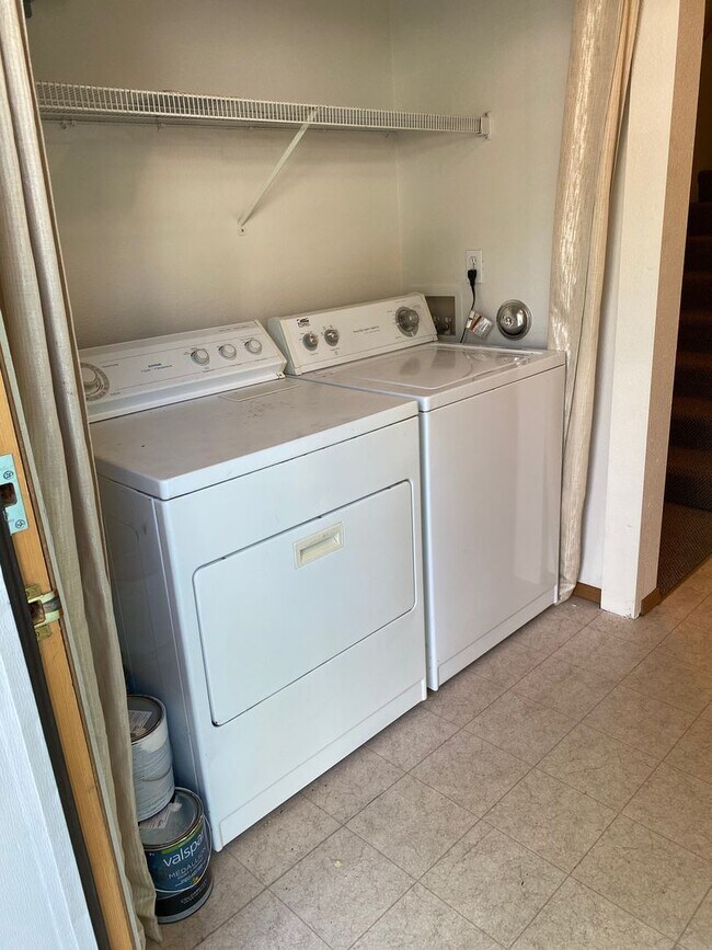 Photo - 607 Taylor Unit B