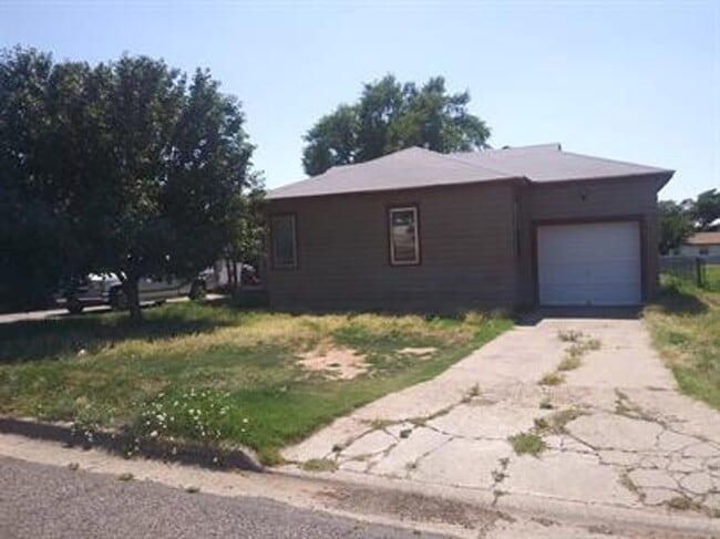 Building Photo - 305 N Belleview St