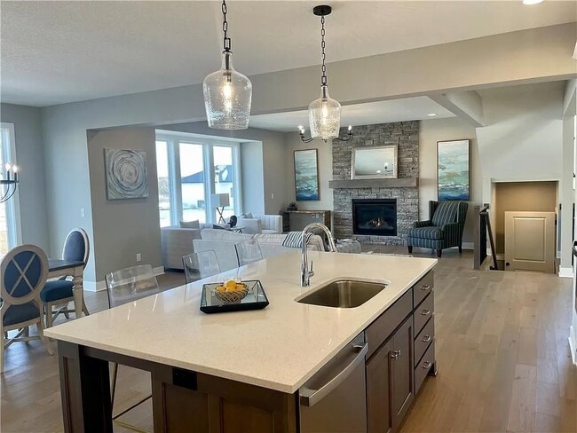 Photo - 18337 Caenen St