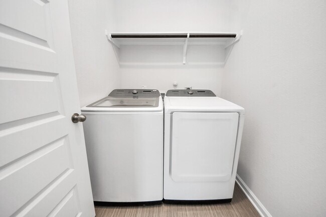 Photo - 2715 Crested Creek Ln.