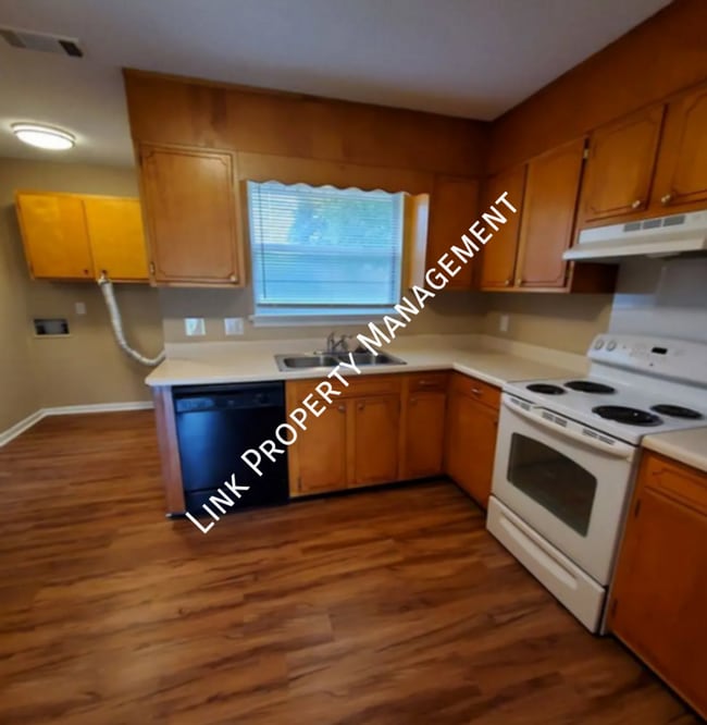 Photo - 4911 Marylin Ln