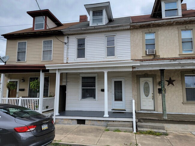 Photo - 403 Spruce St