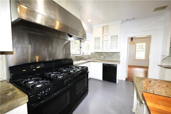 Photo - 1305 Lorrain St Unit A