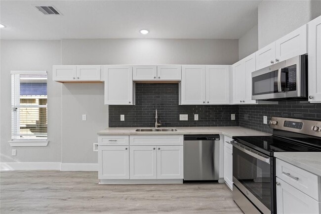 Photo - 3603 Fidelity St