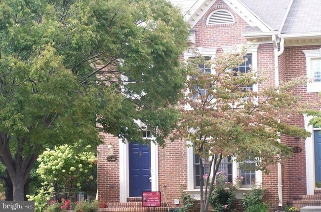 Photo - 3912 Maximilian Ct Townhome