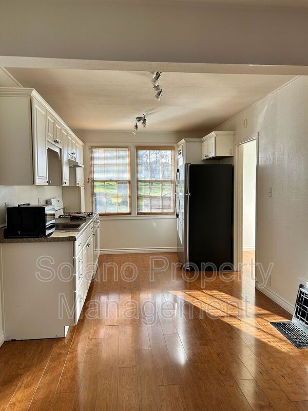 Photo - 20 Selfridge St