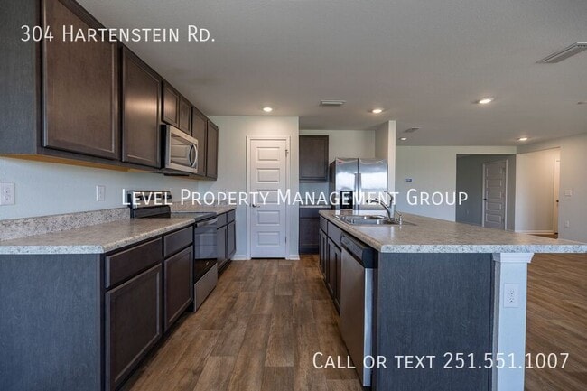 Photo - 304 Hartenstein Rd