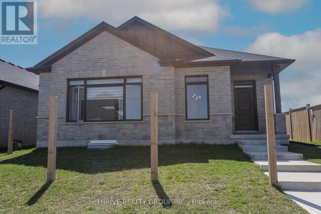 Photo - 383 Daventry Way