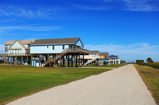 Photo - 131 Pieces of 8