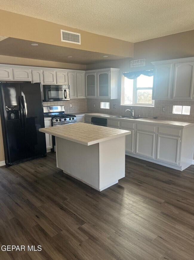 12248 Golden Sun Dr House House Rental in El Paso, TX