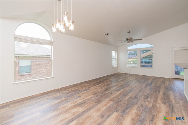 Photo - 7003 Osbaldo Dr