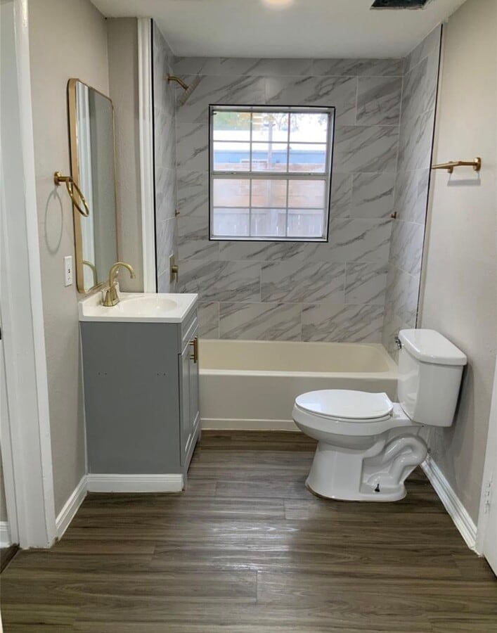 Photo - 2415 Perry St