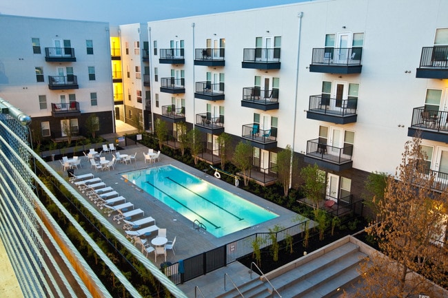 Pool deck - Level Apartments