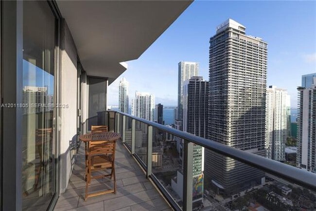 Building Photo - 55 SW 9th St Unit 55 SW 9th St # 3404