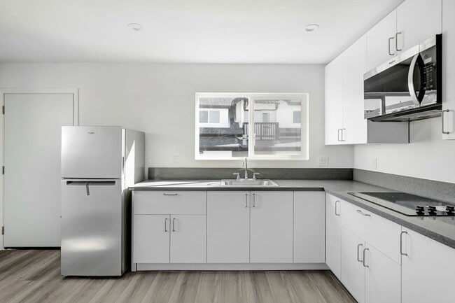 Photo - Newly renovated 1 bedroom / 1 bath apartment available now! Unit 1514 1/2