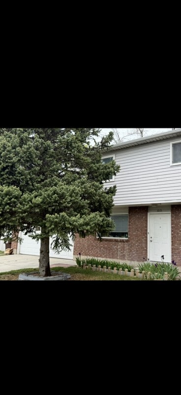 Photo - 615 E Carmel Dr