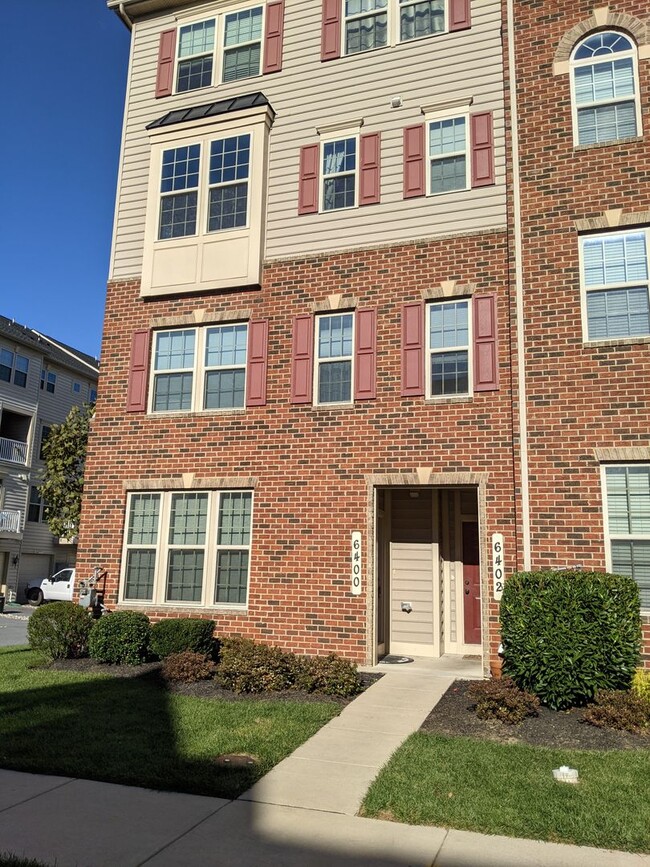 Bottom level (two story) *END UNIT* condo ... - Bottom level (two story) *END UNIT* condo ...