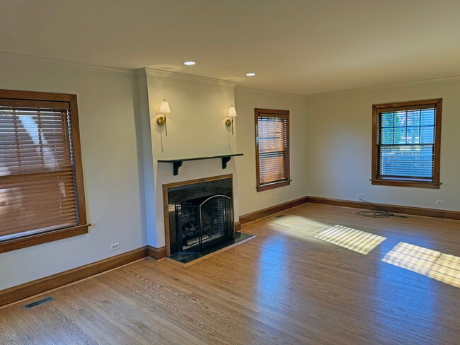 Photo - 366 E Wisconsin Ave