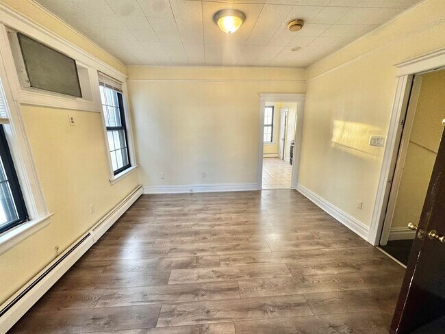 Photo - 213 Gates Ave