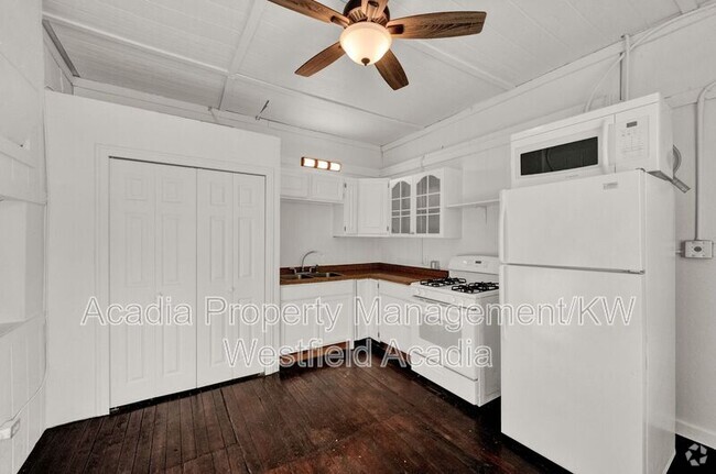 Building Photo - 50 Freedom Blvd W Rental