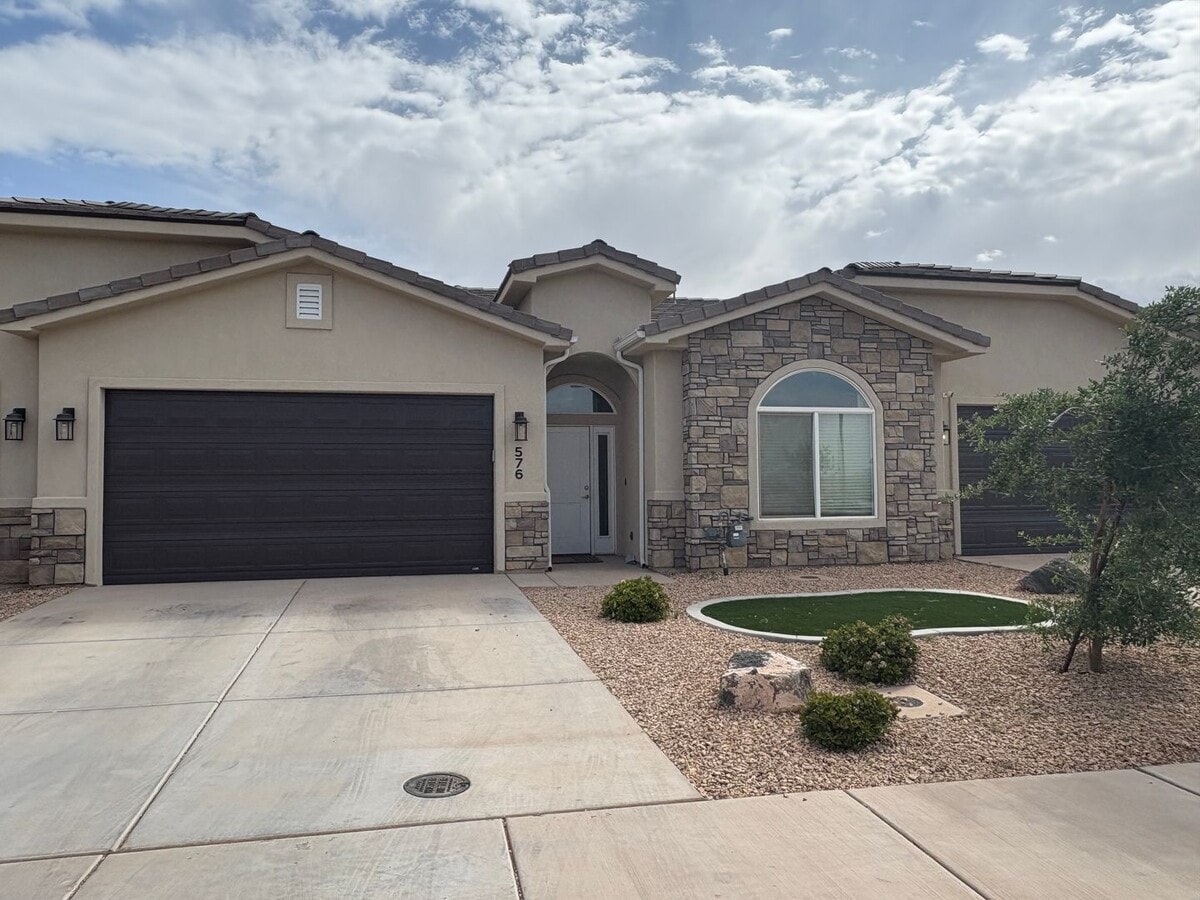 Townhome in Hurricane - Townhome in Hurricane
