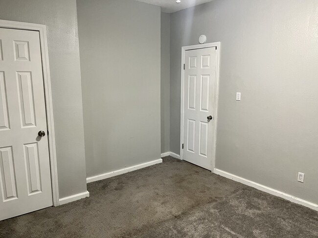 Photo - 7529 Roslyn St Unit 1B