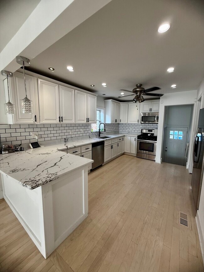 Photo - 6436 S Lamon Ave