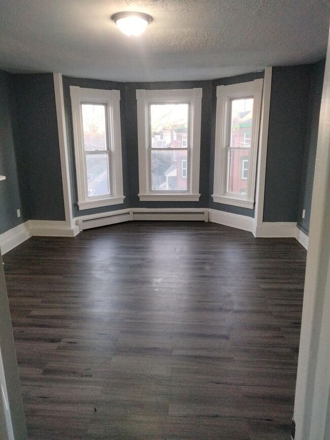 Building Photo - 31 East St Unit 3