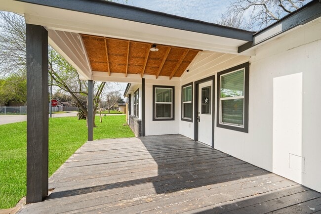 Photo - 2222 Peppermill Rd