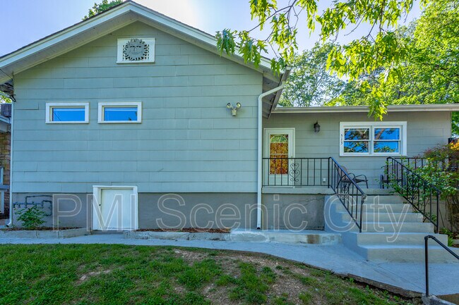 Photo - 513 Lytle St