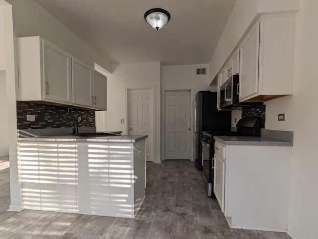 2551 Oak Tree Ln