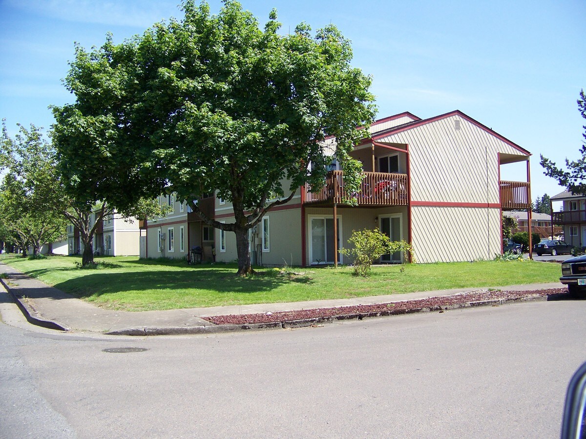 Monarch Apartments - Monarch Apartments