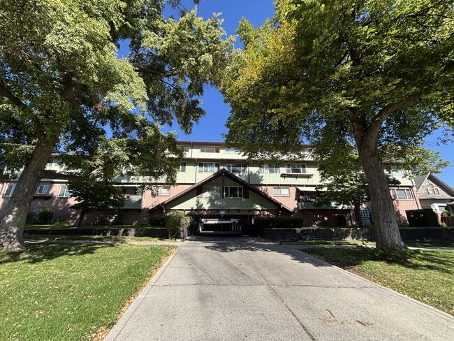 Building Photo - 131 S 1000 E Rental