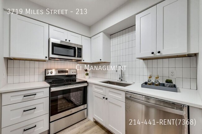 Photo - 3719 Miles St Unit 213