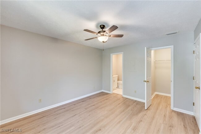 Building Photo - 4629 Bayshore Dr Unit J8