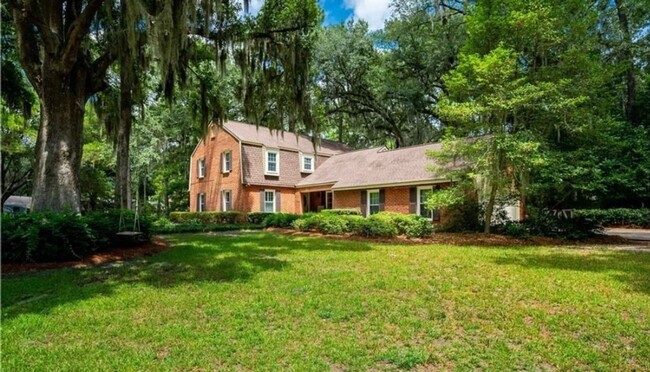 Spacious 5BR House in Savannah - Spacious 5BR House in Savannah