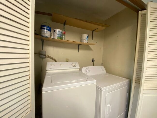 Photo - $1,195 | 2 Bedroom, 1 Bathroom Condo | Cat...