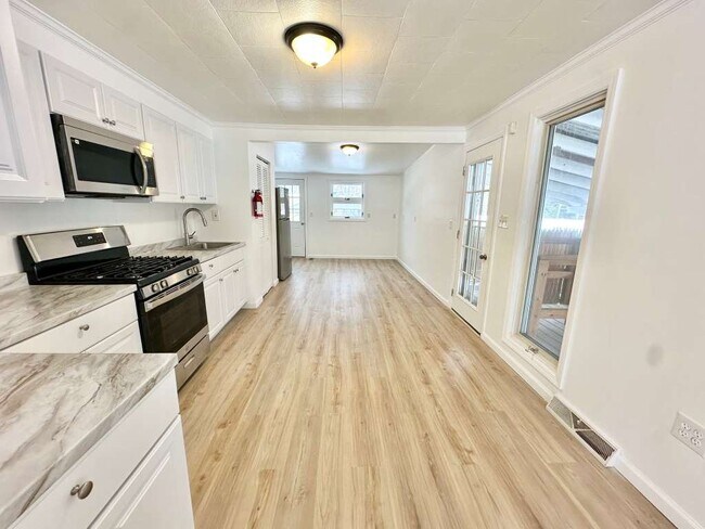 Photo - 114 Melini Ave