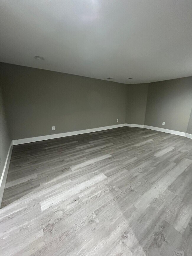 Photo - 88 N Munn Ave