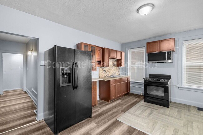 Building Photo - 3530 Oregon Ave Unit 3532