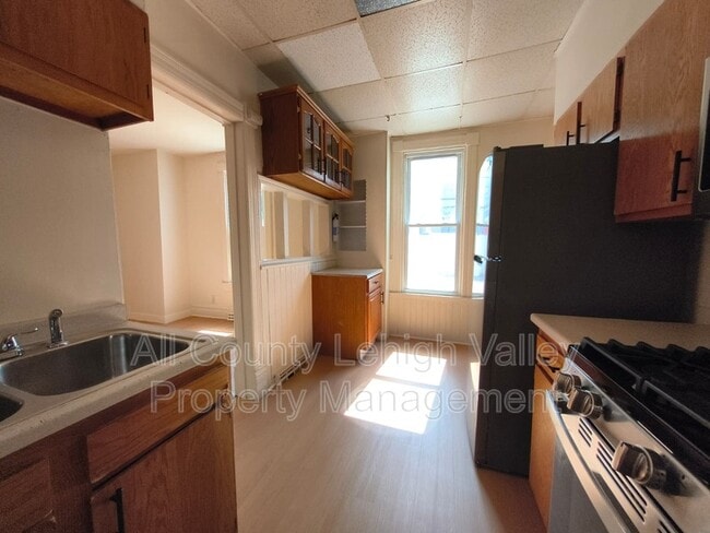Photo - 1141 Emmett St