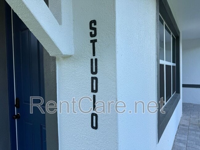 Building Photo - 10034 N Darwin Way Unit A Rental
