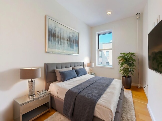 Photo - Thayer Street Unidad C51