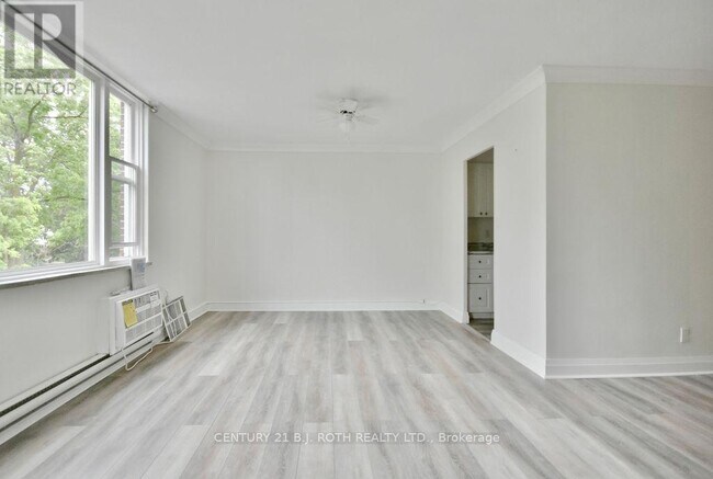 Photo - 2 Grove St E Unit 41