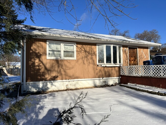 Building Photo - 2732 Yeoman St