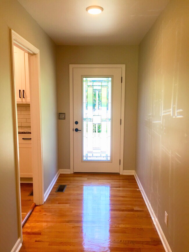 Photo - 1809 Broadmoor Rd