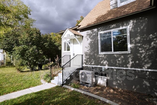 Building Photo - 1724 6th St S Rental