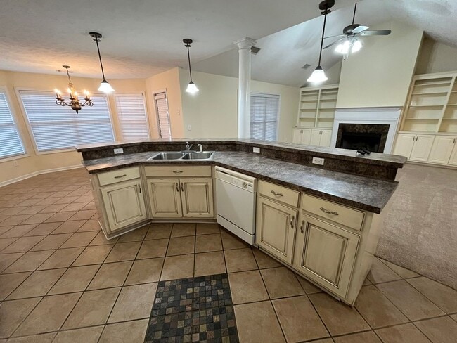 Photo - Luxury Living, Redefined. Apply Today!