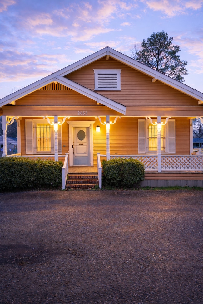 Building Photo - 2653 Malcolm-