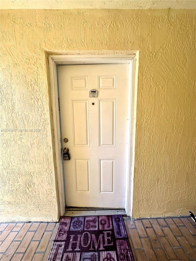 Photo - 3630 N 56th Ave Unidad 310